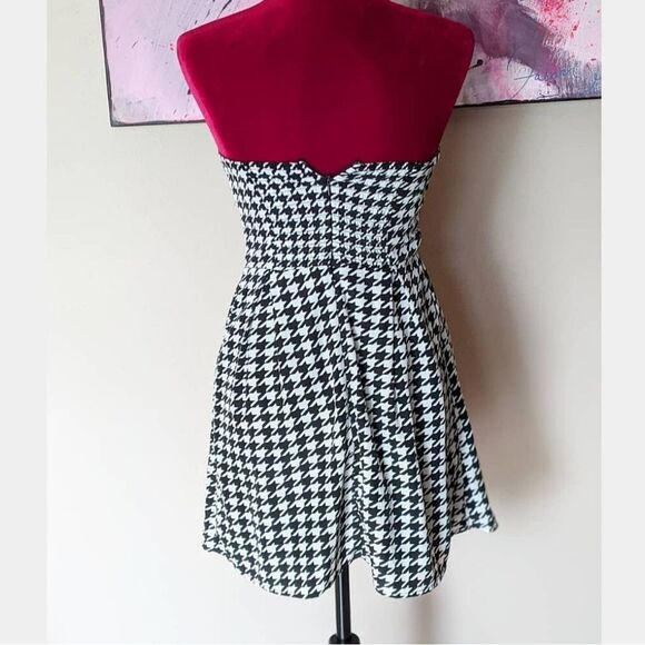 Forever 21 Houndstooth Strapless Dress Size Small - Picture 3 of 4